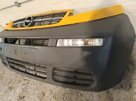 Opel Vivaro Zderzak przedni 