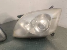 Toyota Avensis T250 Lampa przednia 