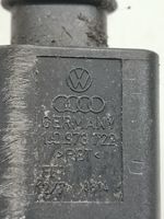 Volkswagen Touareg II Pompe de lave-glace de pare-brise 1J0973722