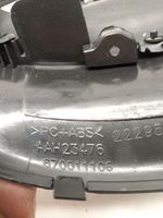 Maserati Levante Ohjauspyörän pylvään verhoilu 670011106