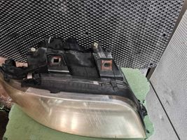 Audi A6 Allroad C5 Lampa przednia 15592400