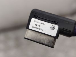 Volkswagen PASSAT CC AUX-pistokeliitin 000051446L