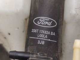 Ford Fiesta Žibintų apiplovimo bakelis 2S6117618AD