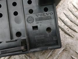 Volvo V40 Cross country Boîte à fusibles 30659192