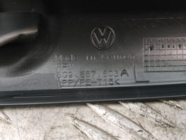 Volkswagen Golf VII Apdaila galinio dangčio 5G9867603A