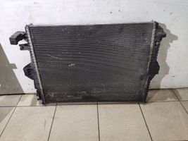 Volkswagen Touareg II Radiateur de refroidissement 7P0121253A