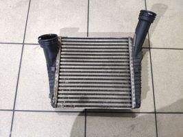 Volkswagen Touareg II Radiatore intercooler 7P0145804A