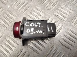 Mitsubishi Colt Interrupteur feux de détresse 9101