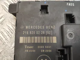 Mercedes-Benz CLS C219 Unité de commande module de porte 2198200226