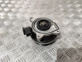 Volkswagen Tiguan Pompe de circulation d'eau 03C880727D