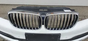 BMW 7 G11 G12 Передний бампер 