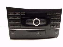 Mercedes-Benz E C207 W207 Radio/CD/DVD/GPS-pääyksikkö a2129008308