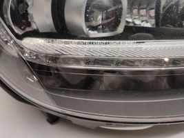 Mercedes-Benz CLS C218 X218 Lampa przednia A2188202459