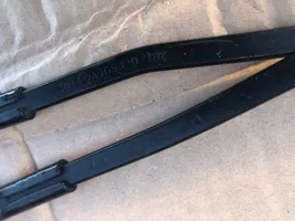 Mercedes-Benz Vaneo W414 Front wiper blade arm A1688200644