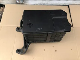 Audi A3 S3 8P Vassoio scatola della batteria 1K0915336