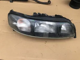 Volvo S60 Lampa przednia 8665298