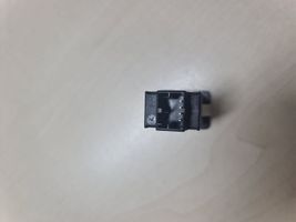 Volkswagen Touran I Enchufe conector entrada auxiliar 