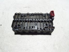 Volkswagen PASSAT B4 Module de fusibles 357937039