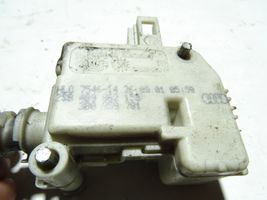 Audi A6 S6 C5 4B Verrouillage du bouchon du réservoir de carburant 4B9862153