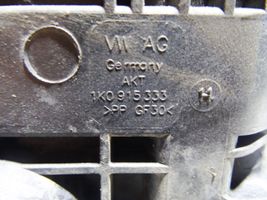 Volkswagen PASSAT B7 Support boîte de batterie 3C0915335
