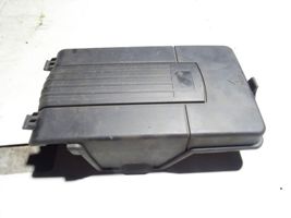 Volkswagen PASSAT B7 Couvercle de boîtier de batterie 3C0915443A