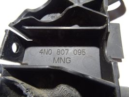 Audi A8 S8 D5 Soporte de montaje del parachoques trasero 4N0807095