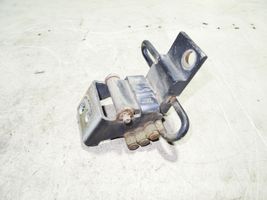 Audi A4 S4 B5 8D Cerniera superiore della portiera anteriore 8D0831412C