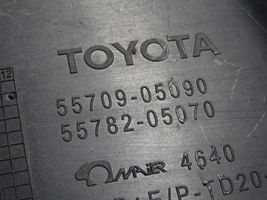 Toyota Avensis T270 Moldura del limpia 5570905090