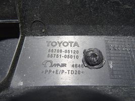 Toyota Avensis T270 Moldura del limpia 5575105010