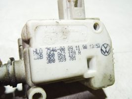 Volkswagen PASSAT B5.5 Verrouillage du bouchon du réservoir de carburant 3B0862159A