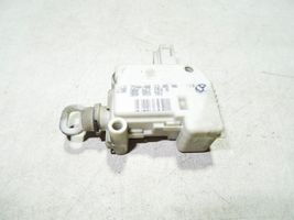 Volkswagen PASSAT B5.5 Serratura del tappo del serbatoio del carburante 3B0862159A