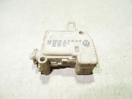 Volkswagen PASSAT B5.5 Verrouillage du bouchon du réservoir de carburant 3B0862159A