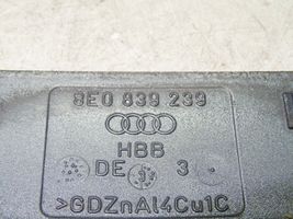 Audi A3 S3 A3 Sportback 8P Klamka zewnętrzna drzwi przednich 8E0839239