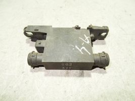 Audi A6 S6 C4 4A Oven keskuslukituksen ohjausyksikön moduuli 4A0959981A