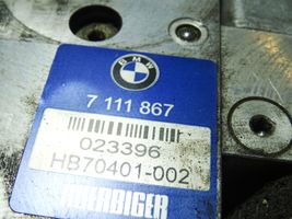 BMW 5 E60 E61 Tailgate hydraulic pump motor 7111867