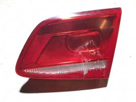 Volkswagen PASSAT B7 Lampy tylnej klapy bagażnika 3AE945094K