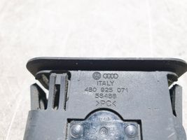 Audi A6 S6 C5 4B 12 voltin pistorasia (takana) 4B0925071