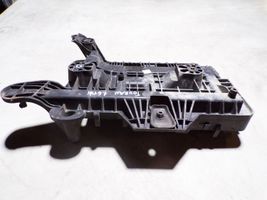 Volkswagen Touran II Battery tray 1K0915333H