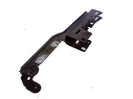 Citroen C4 I Supporto di montaggio del parafango 563984