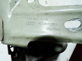 Audi Q7 4L Uchwyt / Mocowanie błotnika przedniego 4L0805175