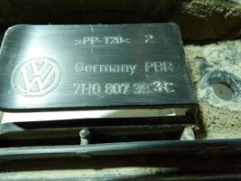 Volkswagen Transporter - Caravelle T5 Support de pare-chocs arrière 7H0807393C