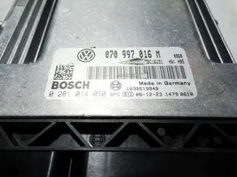 Volkswagen Transporter - Caravelle T5 Sterownik / Moduł ECU 070997016M