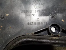 Audi A4 S4 B6 8E 8H Ohjaamon sisäilman mikrosuodattimen runko (osa) 8E1819641A