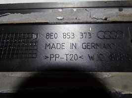 Audi A4 S4 B6 8E 8H Copertura del rivestimento del sottoporta anteriore 8E0853373