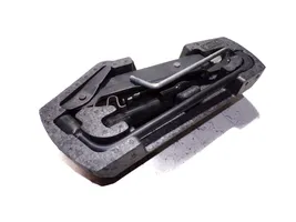 Toyota Aygo AB10 Tool set 243967