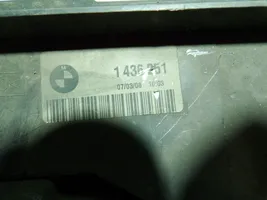 BMW 3 E46 Cita veida dzinēja nodalījuma detaļa 1436251
