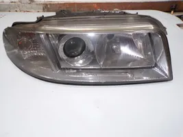 Audi A4 S4 B5 8D Lampa przednia 