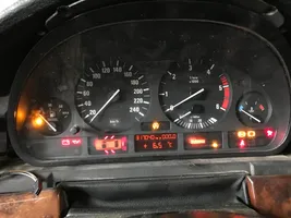 BMW 5 E39 Compteur de vitesse tableau de bord 6914913