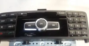 Mercedes-Benz SLK R172 Unité principale radio / CD / DVD / GPS A1729001410