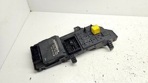 Opel Vectra C Module de fusibles 13181984